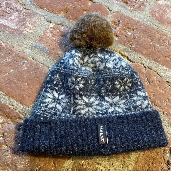 Muk Luk's Women's Fur Pom Beanie Winter Cuff Hat Pom Pom Fairy Dust Glitter GRAY - Picture 7 of 14